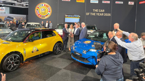 Renault 5 y Alpine A290 ganan el Carro del Año 2025 en Europa