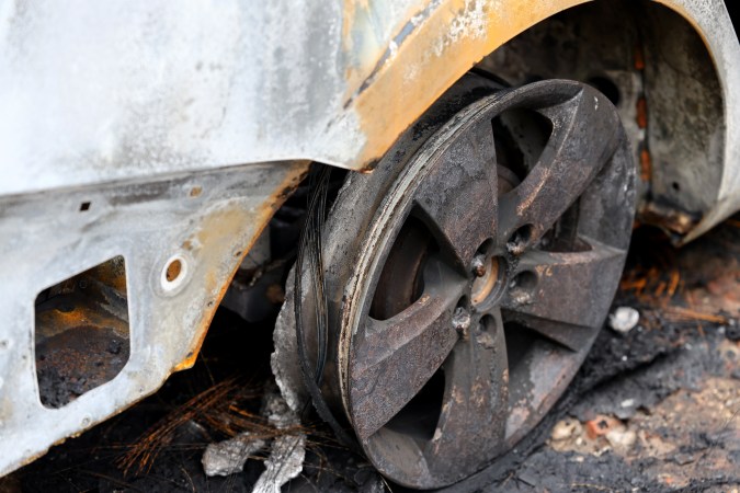 carros incendiados los angeles