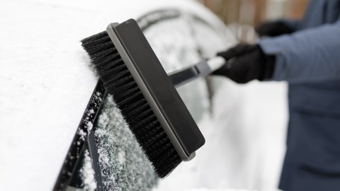 Guía completa para elegir el mejor limpiador de nieve para tu auto