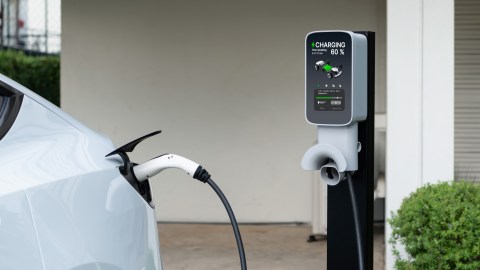 Cuánto cuesta instalar una estación de carga para EV en casa