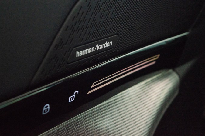 Bose vs Harman Kardon: ¿cuál ofrece el mejor sonido en el auto?