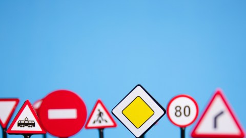 ¿Qué necesito para sacar mi licencia de conducir en Tennessee?