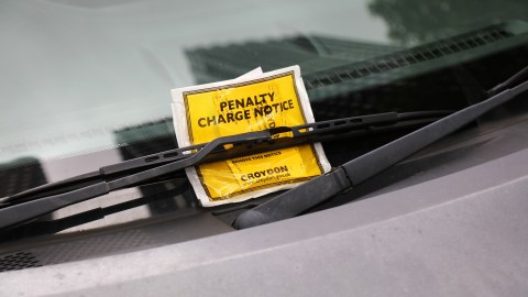 Qué pasa si no pago una multa en Estados Unidos siendo extranjero