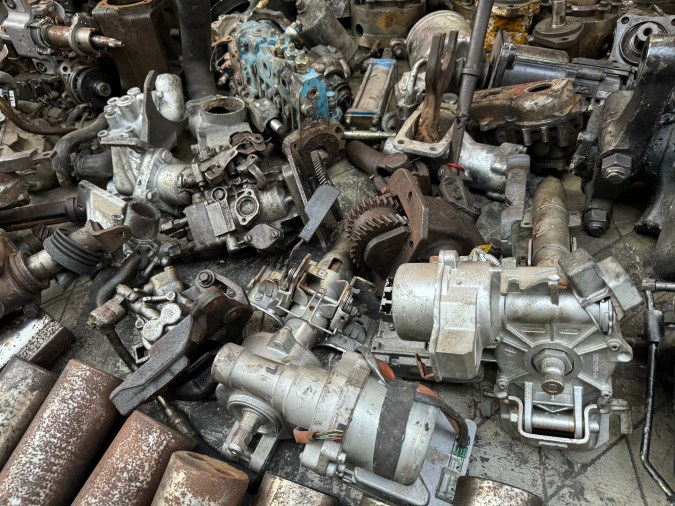 Repuestos usados de autos: ventajas, desventajas y consejos