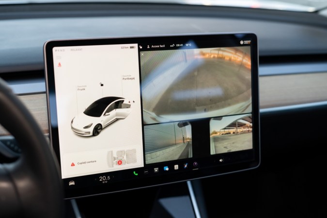 Tesla inicia el año con retiro de 239.000 unidades