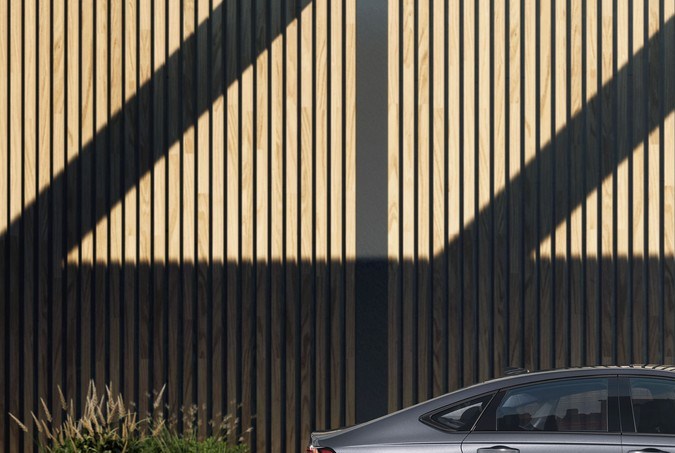 Cuál es el mejor sedan híbrido para comprar en 2025