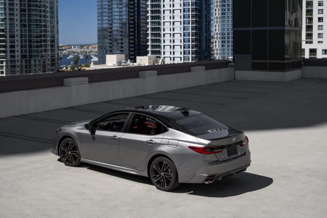 Cuál es el mejor sedan híbrido para comprar en 2025