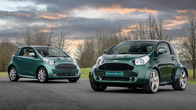 En subasta el único mini auto de Aston Martin con motor V8