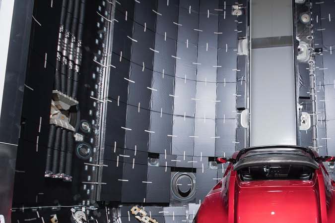 Qué fue del Tesla Roadster que Elon Musk envió al espacio en 2018