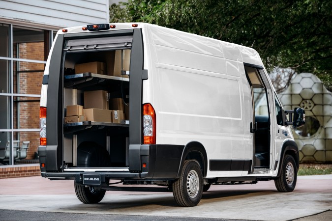 Ram ProMaster EV 2025: el vehículo sin emisiones para tareas utilitarias