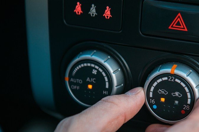 Humo en el aire acondicionado: causas y soluciones