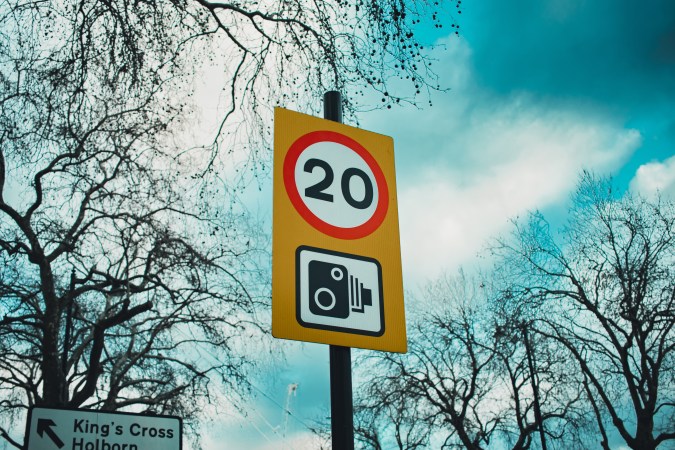 Planean instalar limitadores de velocidad inteligentes en Washington