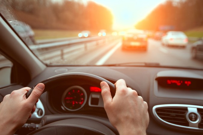 Planean instalar limitadores de velocidad inteligentes en Washington