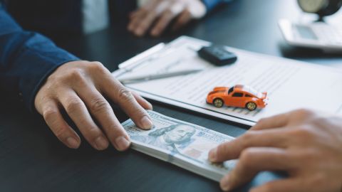 Cómo llenar un título de carro en la Florida