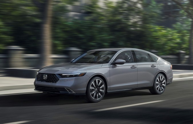 Honda Accord y Accord Hybrid 2025, premiados como los mejores para familias