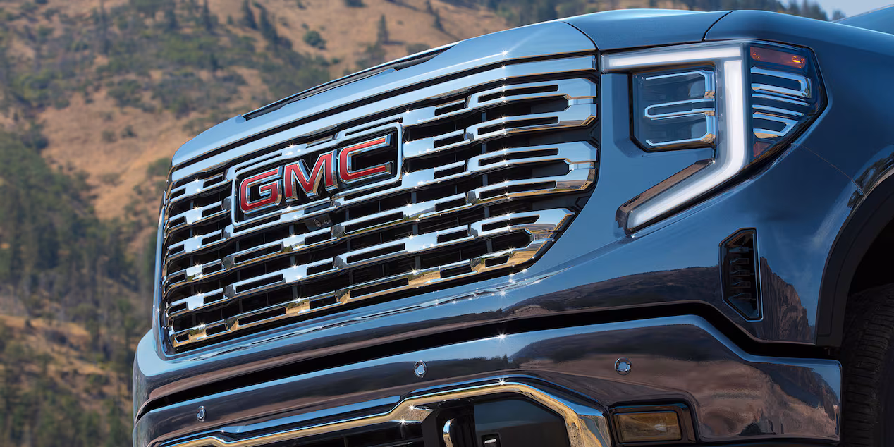 Cuánto cuesta la GMC Sierra 1500 2025.