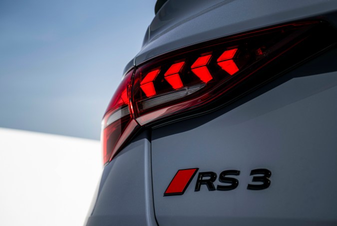El Audi RS 3 es la versión de alto rendimiento del S3.