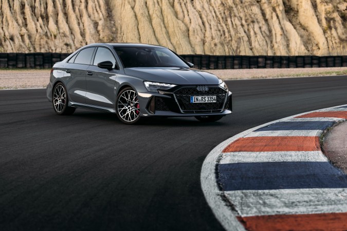 El Audi RS 3 es una de las mejores opciones para tener sensaciones de competencia.