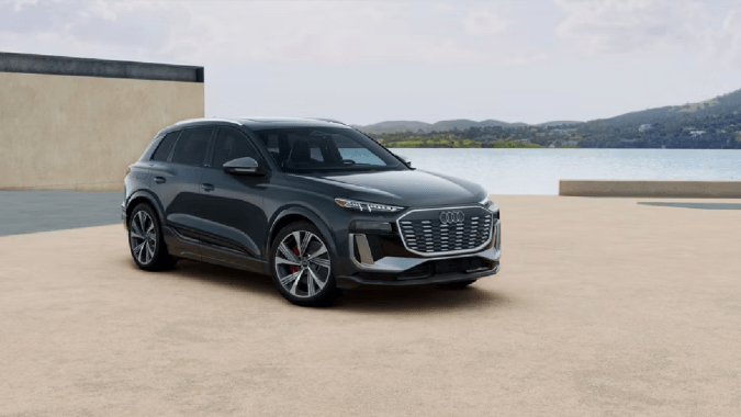 El Audi SQ6 e-tron 2025 tiene un precio base de $73,900 dólares.