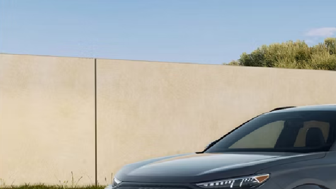 El Audi SQ6 e-tron 2025 carga su batería de 10% a 80% en 21 minutos con carga rápida.