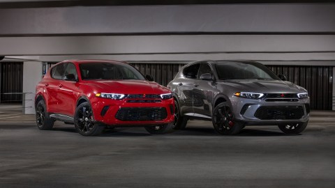 El Dodge Hornet 2025 comienza con un precio de $30,000 dólares.