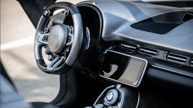 El GFC Peralta S tiene un interior elegante y deportivo.