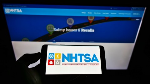 NHTSA que es