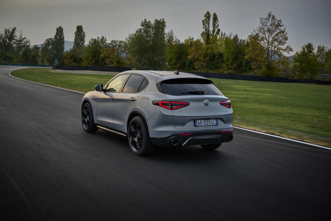 El nuevo Alfa Romeo Stelvio se revelará este año con motor híbrido