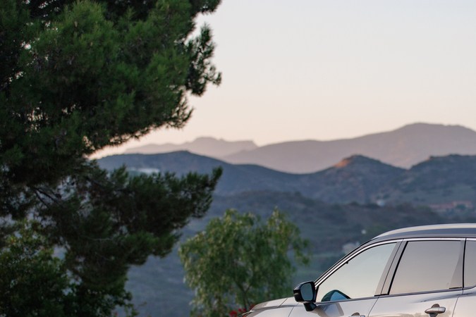 Nissan Rogue vs. Toyota Corolla Cross: ¿Cuál SUV híbrido es mejor?