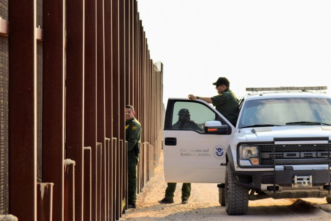 Vehículos del ICE y CBP: cómo identificarlos en EE. UU.