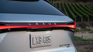 Lexus RX 2025: adiós al híbrido básico, hola a la eficiencia