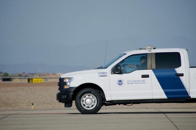 Vehículos del ICE y CBP: cómo identificarlos en EE. UU.