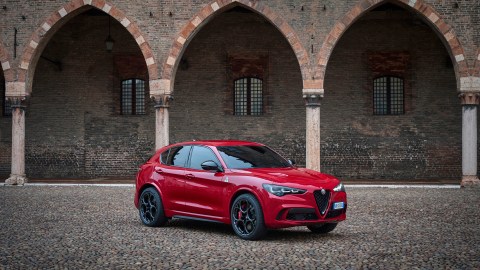 El nuevo Alfa Romeo Stelvio se revelará este año con motor híbrido