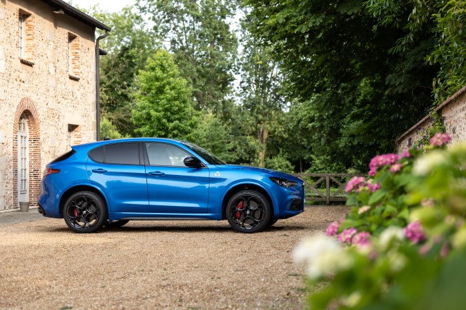 El nuevo Alfa Romeo Stelvio se revelará este año con motor híbrido