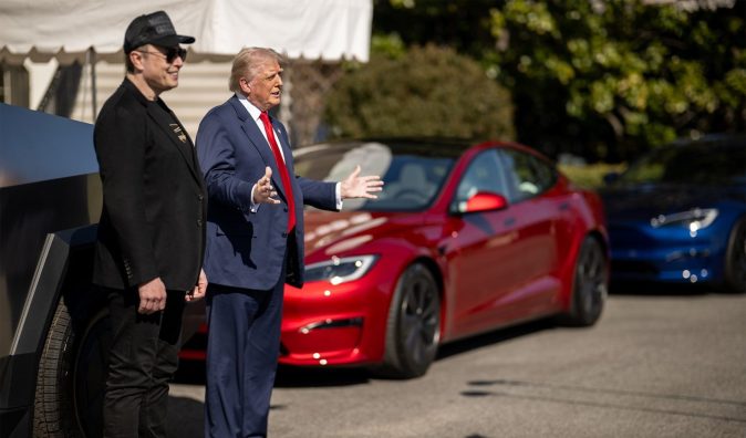 Por qué Donald Trump se compró un nuevo Tesla