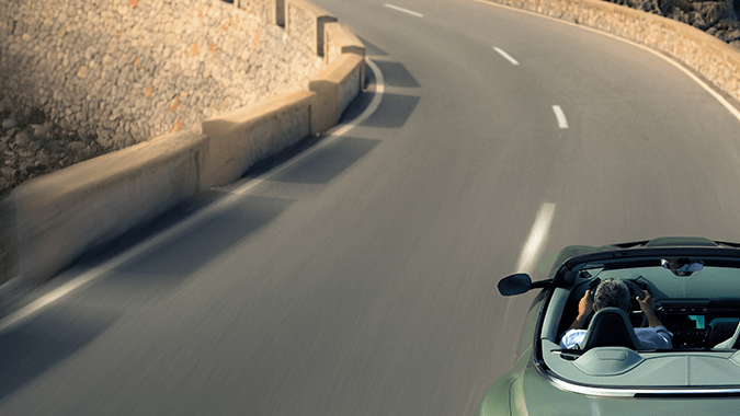 El Aston Martin Vanquish Volante es bastante elegante en toda su línea.