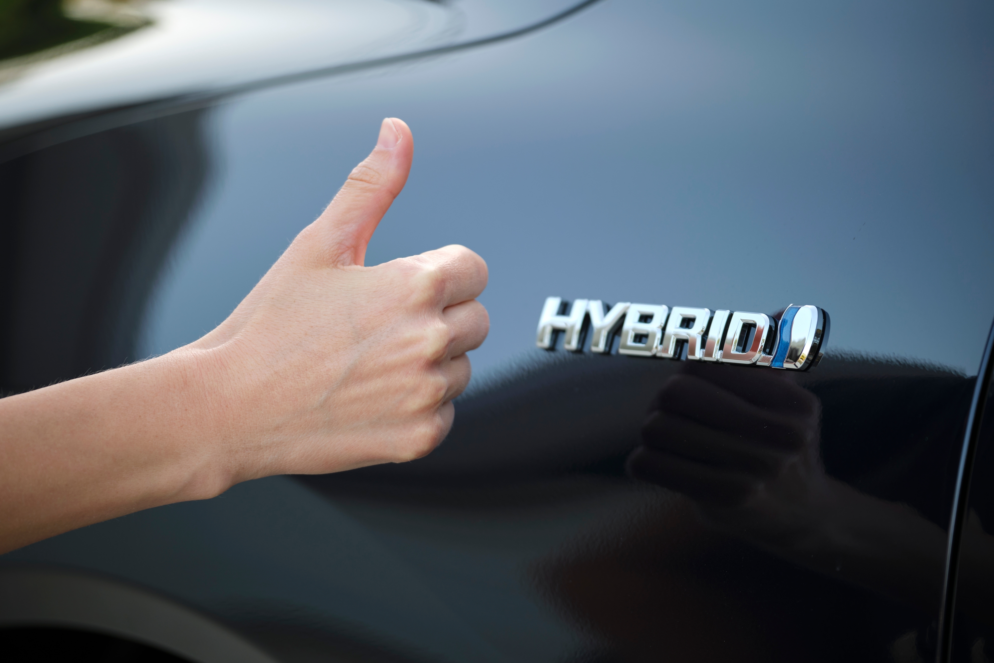 ¿Los autos híbridos se enchufan?
