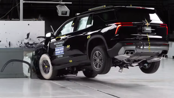 36 SUV ganaron el Top Safety Pick + 2025 por la IIHS