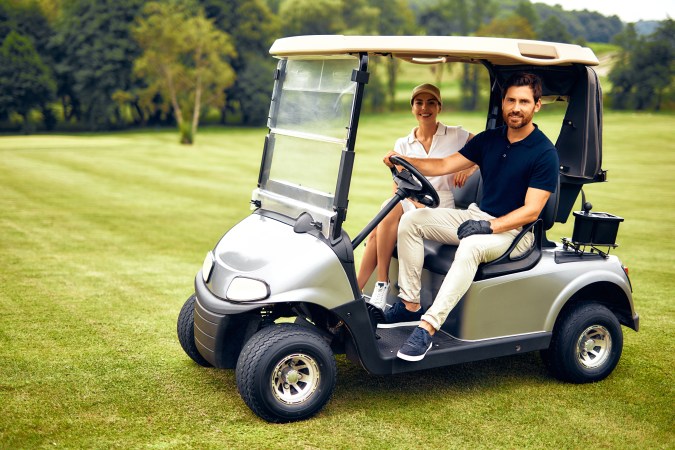 requisitos para manejar carros de golf
