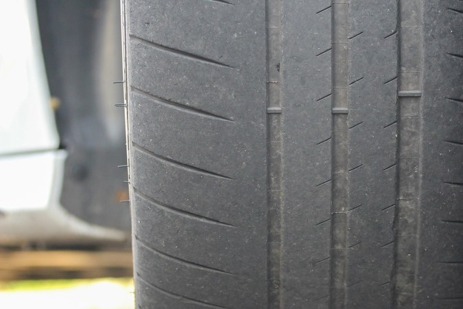 Por qué se desgasta la dirección de un auto.