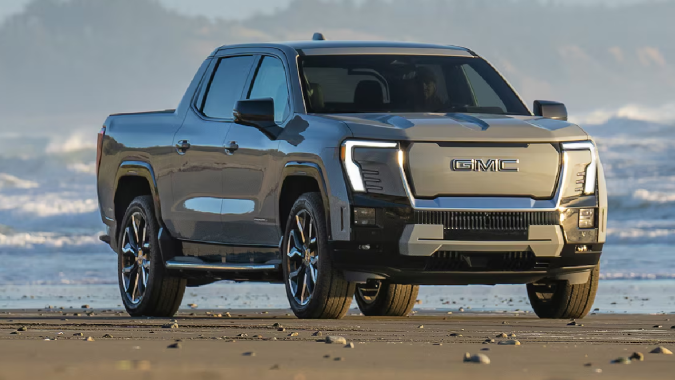 El GMC Sierra EV 2026 cuenta con tres niveles de equipación, Elevation, AT4 y Denali.