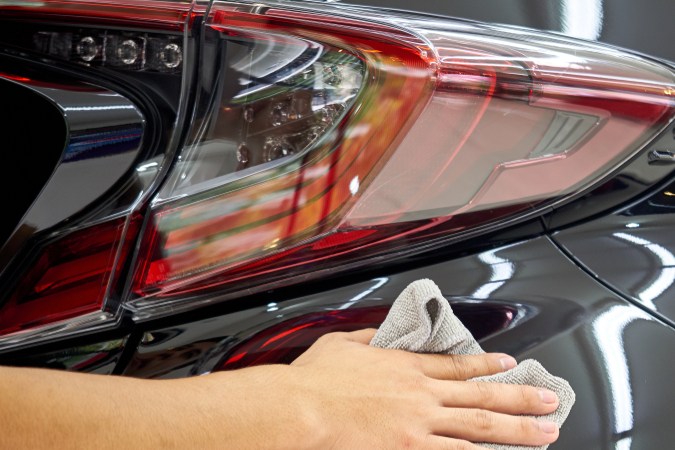 Cuidados de la pintura del carro.