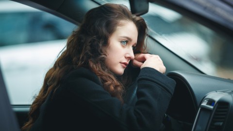 Por qué tu auto huele mal después de llover: cómo solucionarlo