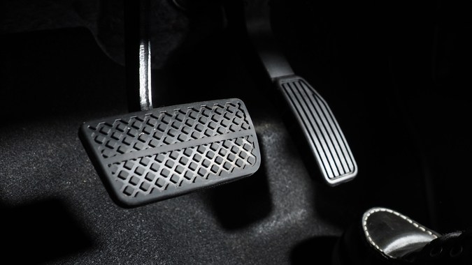 Cómo arrancar correctamente el carro.