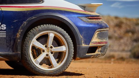 Llantas todoterreno de Pirelli.