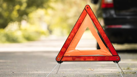 Cómo utilizar correctamente los triángulos de emergencia en la carretera
