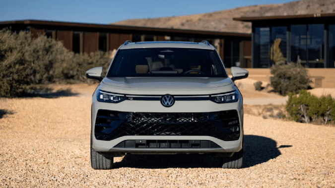 El Volkswagen Tiguan 2025 tuvo un pequeño refrescamiento de imagen.