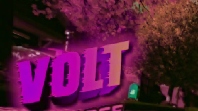 Volt Recharge ofrece una diversión con carros a control remoto.