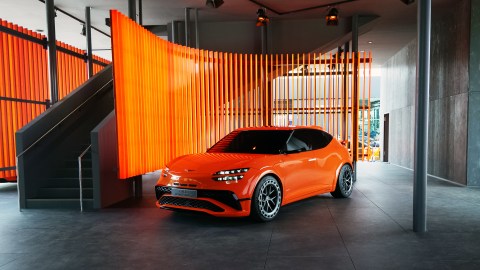 Genesis GV60 Magma 2026: potencia y elegancia