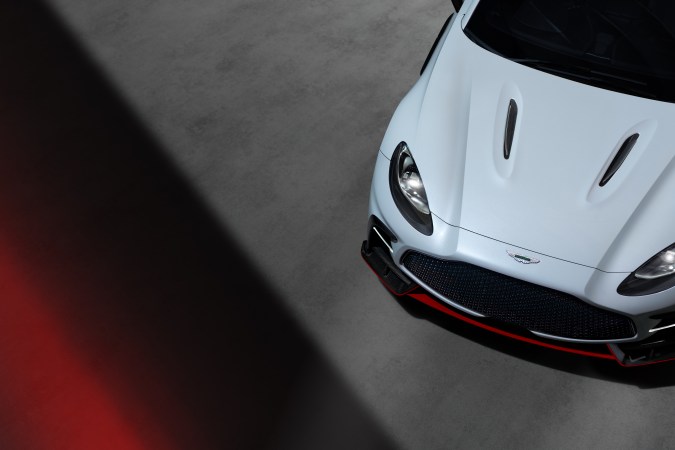 Aston Martin DBX S tiene una gran potencia y maniobrabilidad.